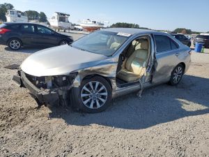 Toyota Camry LE 2.5L 4 2015