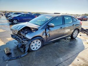 Ford Focus SE 2.0L 4 2012