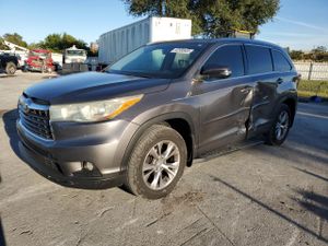 Toyota Highlander XLE 3.5L 6 2015