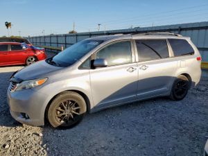 Toyota Sienna XLE 3.5L 6 2013