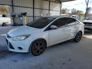 Ford Focus SE 2.0L 4 2014