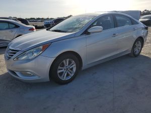 Hyundai Sonata GLS 2.4L 4 2013