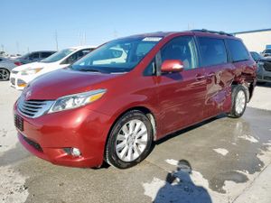 Toyota Sienna XLE 3.5L 6 2015