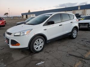 Ford Escape S 2.5L 4 2015