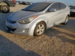 Hyundai Elantra GLS 1.8L 4 2013
