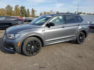 Volkswagen Tiguan SE 2.0L 4 2021
