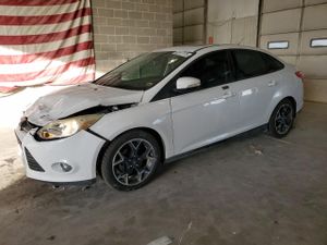 Ford Focus SE 2.0L 4 2014