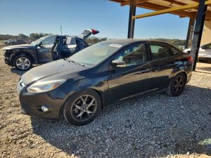 Ford Focus SE 2.0L 4 2014