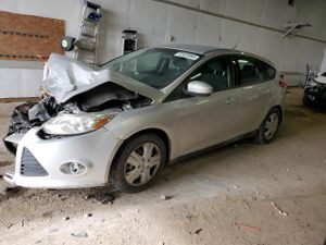 Ford Focus SE 2.0L 4 2012