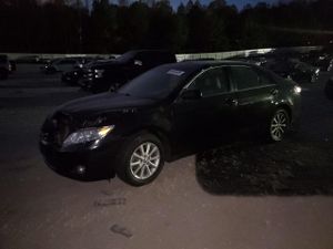 Toyota Camry BASE 2.5L 4 2011