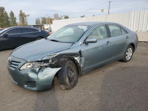 Toyota Camry BASE 2.5L 4 2011