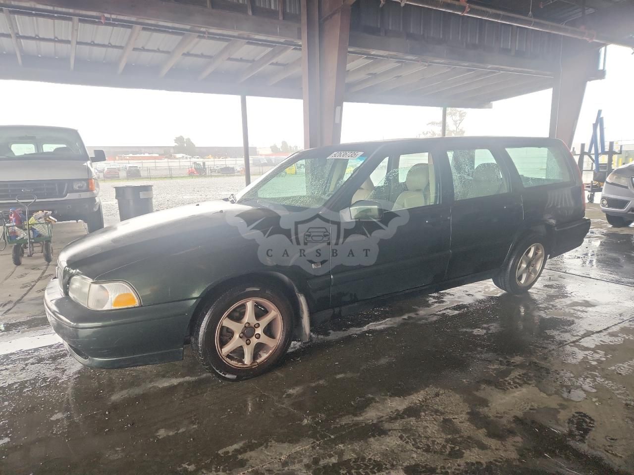 Volvo V70 BASE 2.4L 5 2000