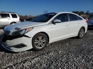 Hyundai Sonata SE 2.4L 4 2015