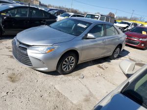 Toyota Camry LE 2.5L 4 2015