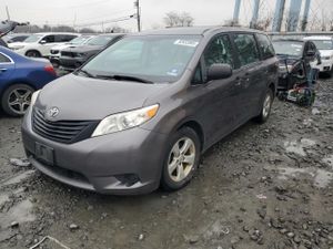 Toyota Sienna 3.5L 6 2014