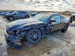 Ford Mustang 3.7L 6 2014