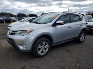 Toyota Rav4 XLE 2.5L 4 2014