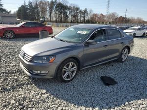 Volkswagen Passat SEL 2.0L 4 2014