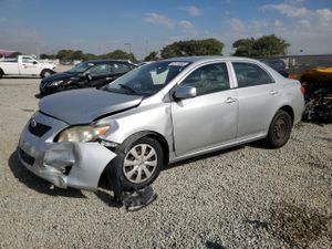 Toyota Corolla BASE 1.8L 4 2010