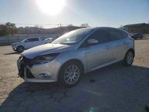 Ford Focus SE 2.0L 4 2012