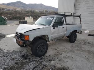 Toyota Hilux RN63 STD 2.4L 4 1986