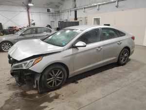 Hyundai Sonata SE 2.4L 4 2015