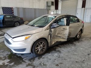 Ford Focus SE 2.0L 4 2015