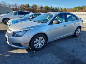 Chevrolet Cruze LS 1.8L 4 2013