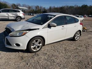 Ford Focus SE 2.0L 4 2013