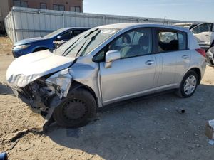 Nissan Versa S 1.8L 4 2010