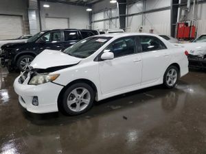 Toyota Corolla BASE 1.8L 4 2013