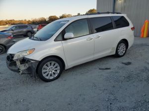 Toyota Sienna XLE 3.5L 6 2011