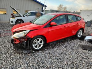 Ford Focus SE 2.0L 4 2013