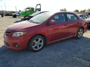 Toyota Corolla BASE 1.8L 4 2013