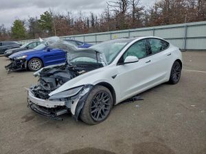 Tesla Model 3 2025