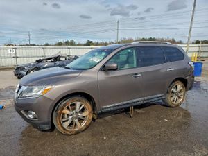 Nissan Pathfinder S 3.5L 6 2013