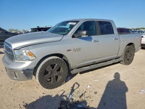 RAM 1500 SLT 5.7L 8 2015
