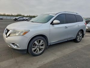 Nissan Pathfinder S 3.5L 6 2013