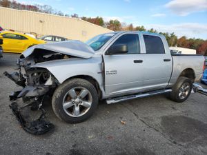 RAM 1500 ST 5.7L 8 2015
