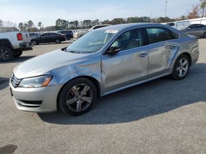 Volkswagen Passat SE 2.5L 5 2013