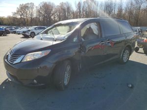 Toyota Sienna XLE 3.5L 6 2015