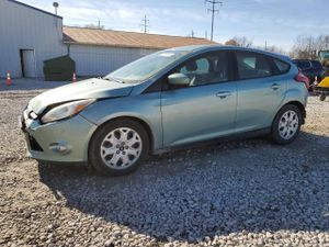 Ford Focus SE 2.0L 4 2012