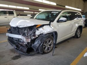 Toyota Highlander XLE 3.5L 6 2015