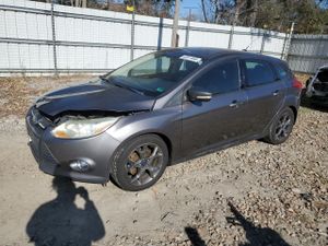 Ford Focus SE 2.0L 4 2014