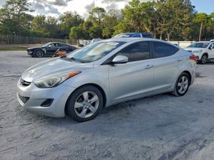 Hyundai Elantra GLS 1.8L 4 2013