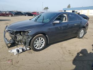 Toyota Camry BASE 2.5L 4 2011