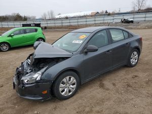 Chevrolet Cruze LS 1.8L 4 2013