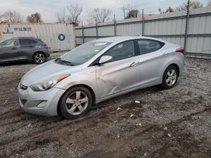 Hyundai Elantra GLS 1.8L 4 2013