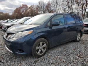 Toyota Sienna LE 3.5L 6 2011