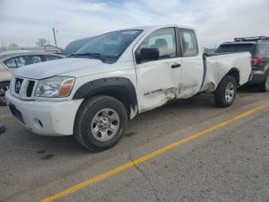 Nissan Titan XE 5.6L 8 2005